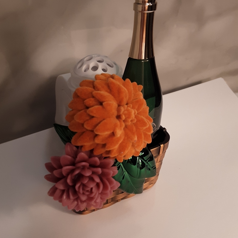 Plug in wall flower scents Bath Body Works